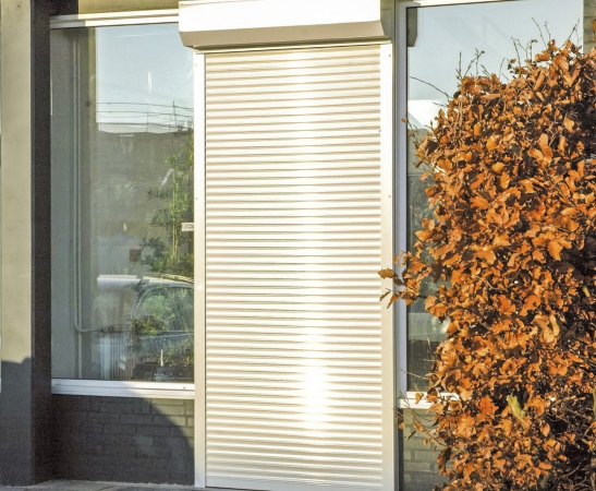 Рольставни на двери в Светлограде