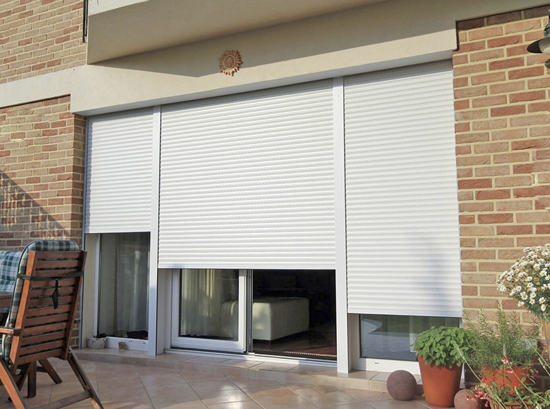 На двери в Светлограде